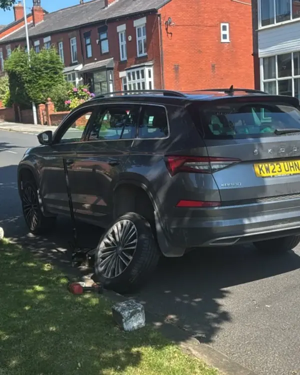 Skoda Kodiaq tyre replaced outside the customer home