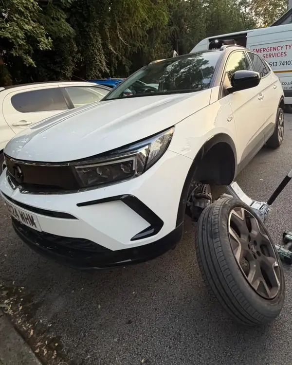 Vauxhall Grandland tyre replaced at the roadside